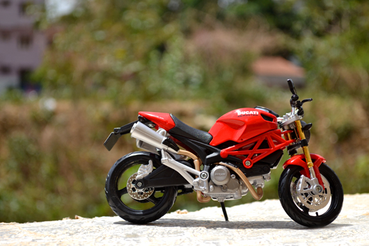 Ducati Monster 696 – Maisto