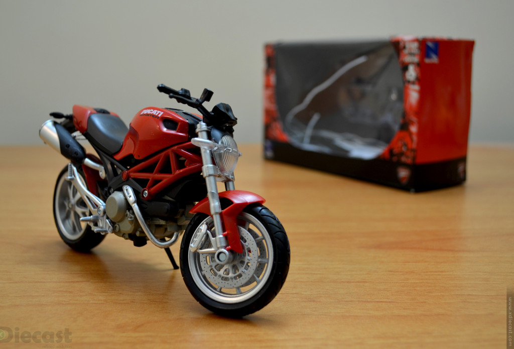 NewRay 1:12 Ducati Monster 1100 – Unboxed
