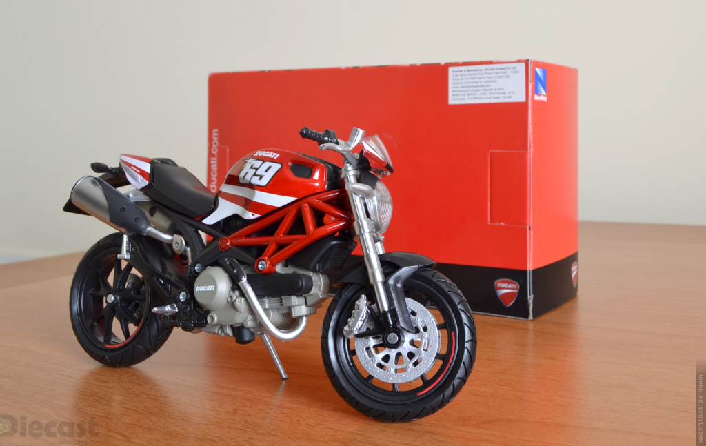 NewRay 1:12 Ducati Monster 796 Nicky Hayden Edition – Unboxed