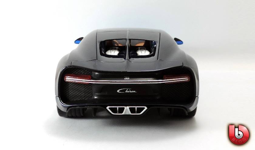 1:18 Bburago 2017 Bugatti Chiron - Blue - Rear