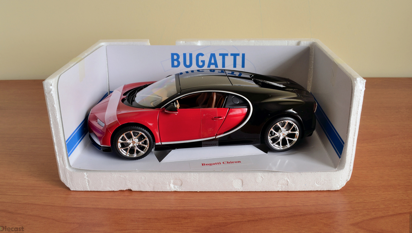 Bburago 1:18 Bugatti Chiron - Unboxing