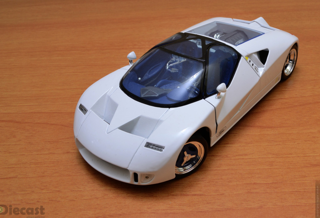 Maisto 1:18 Ford GT90 - Front