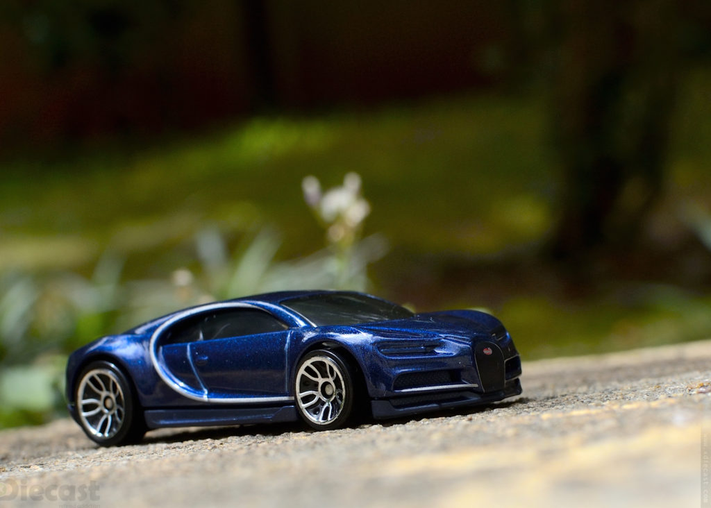 Hot Wheels 16 Bugatti Chiron – Diecast Car Review (1:64)
