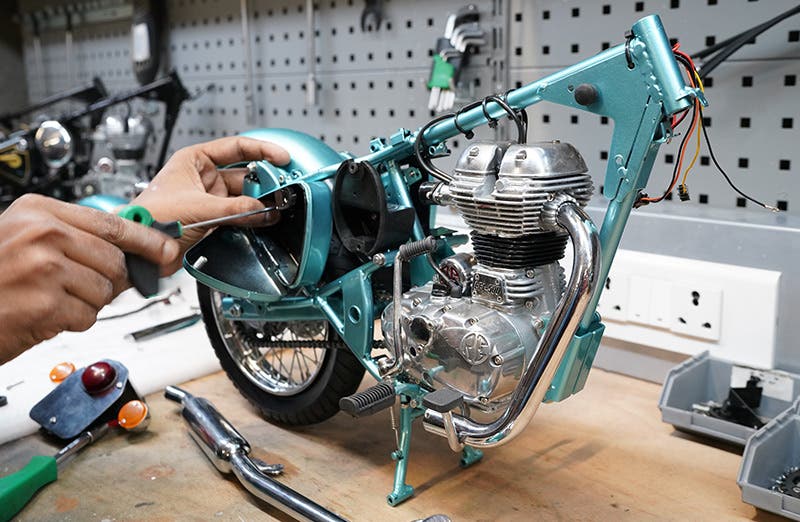 Royal Enfield Scale Model - Assembly