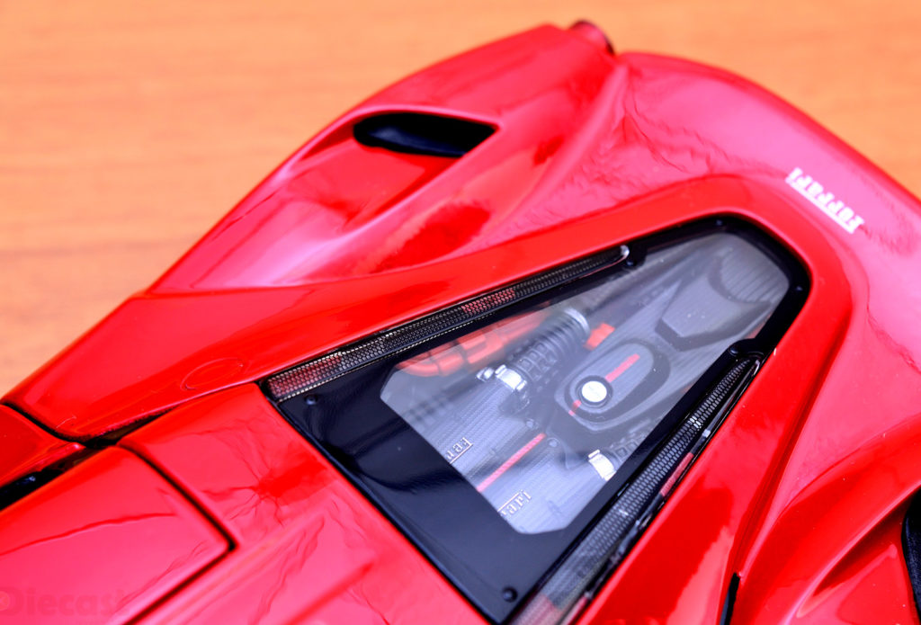 Ferrari LaFerrari - Engine - Bburago Race & Play