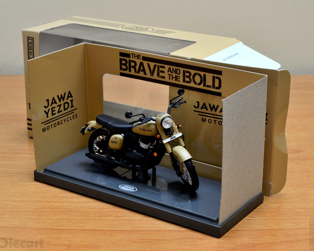 Maisto 1:18 Jawa The Brave and The Bold - Unboxing