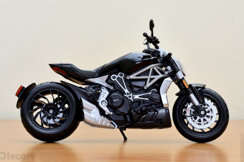 Maisto 1:12 Ducati XDiavel - Profile