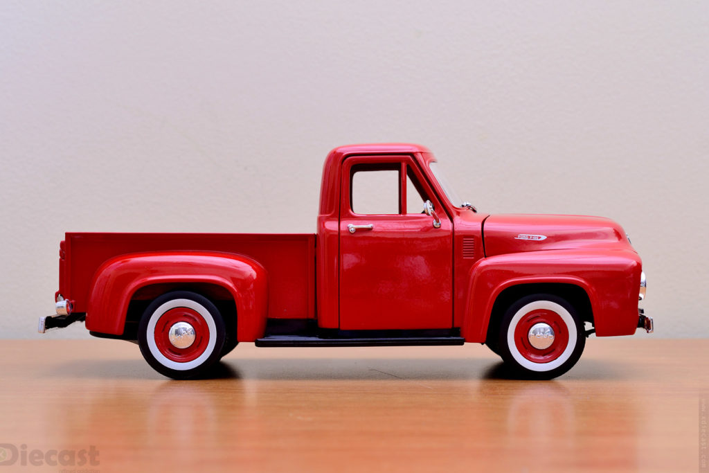 Road Signature Collectible - Ford F100 - Profile View