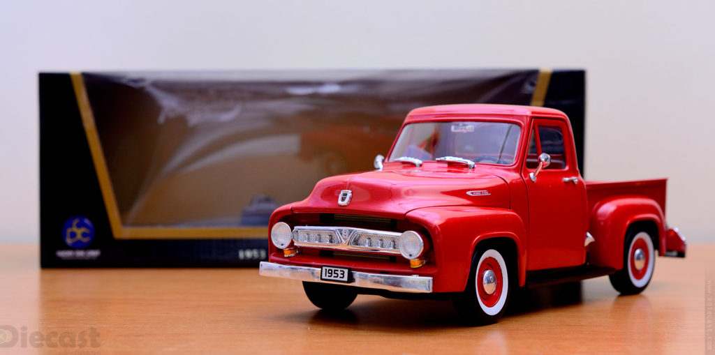 Road Signature Collectible - Ford F100 - Unboxed