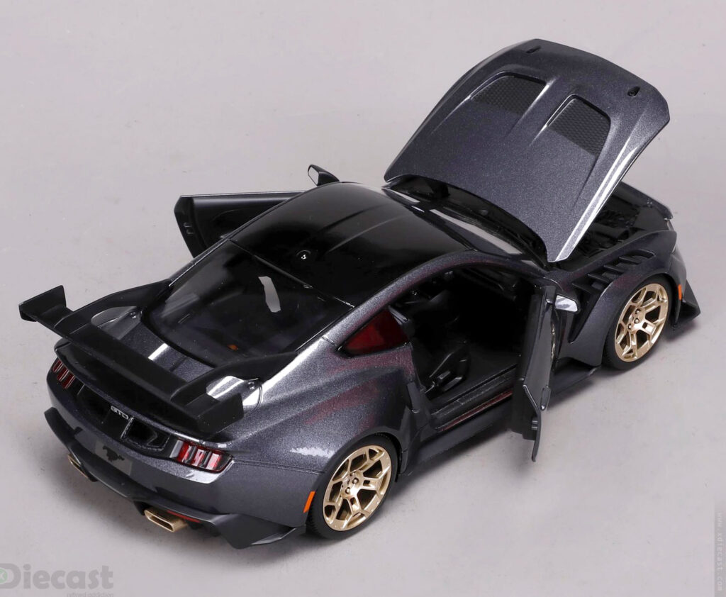 Maisto 1:18 Ford Mustang GTD - Features