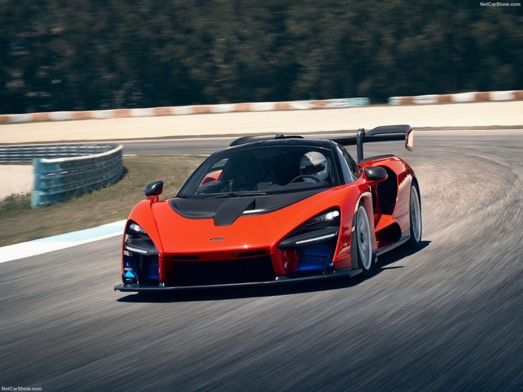 AUTOart’s McLaren Senna in 1:18 Scale Around the Corner