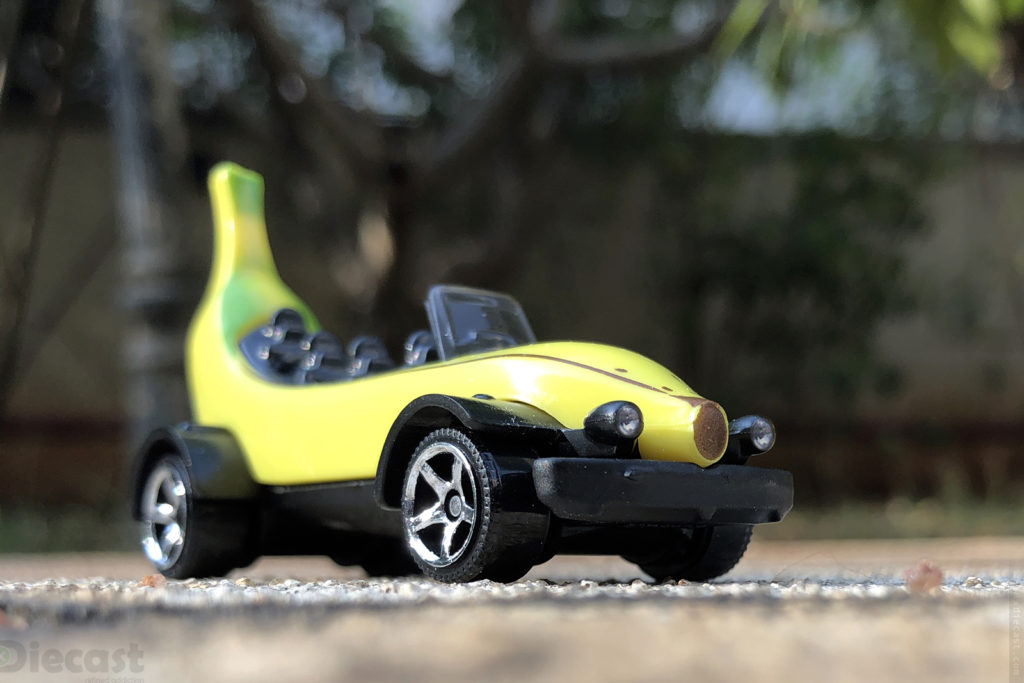 Big Banana Car gets some Sun Light – Toy Photography